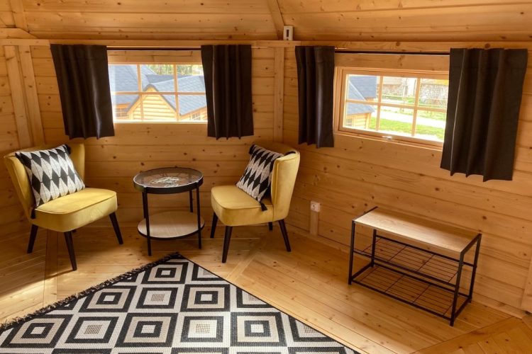 Camping Cabin 16.5 With 2extensions 26